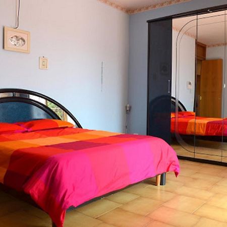 B&B Le Tre Rose Di Maria Pedara Buitenkant foto