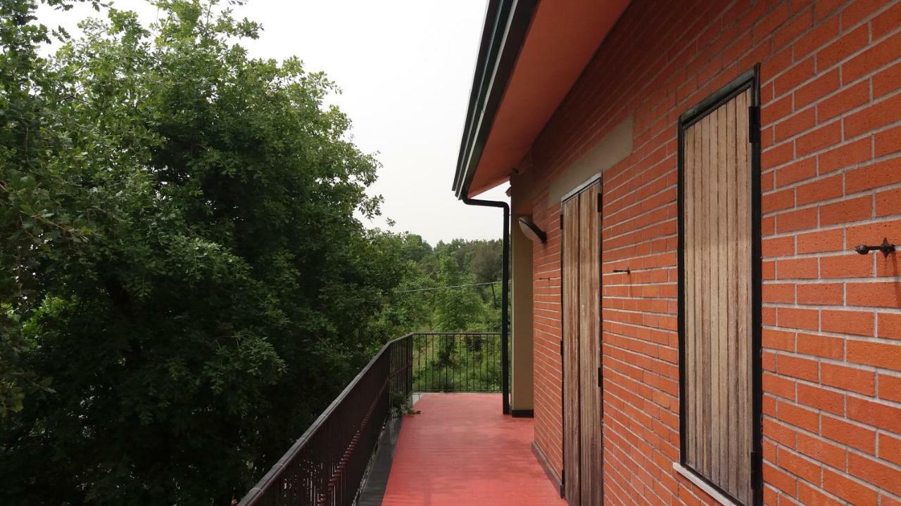 B&B Le Tre Rose Di Maria Pedara Buitenkant foto