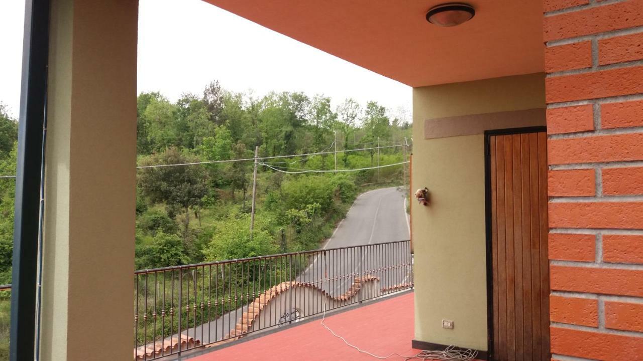 B&B Le Tre Rose Di Maria Pedara Buitenkant foto