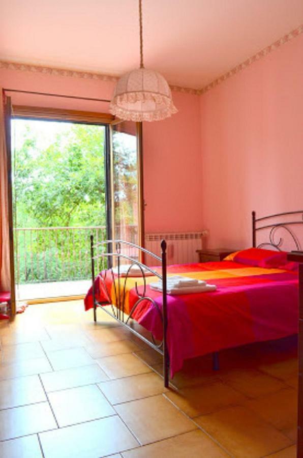 B&B Le Tre Rose Di Maria Pedara Buitenkant foto