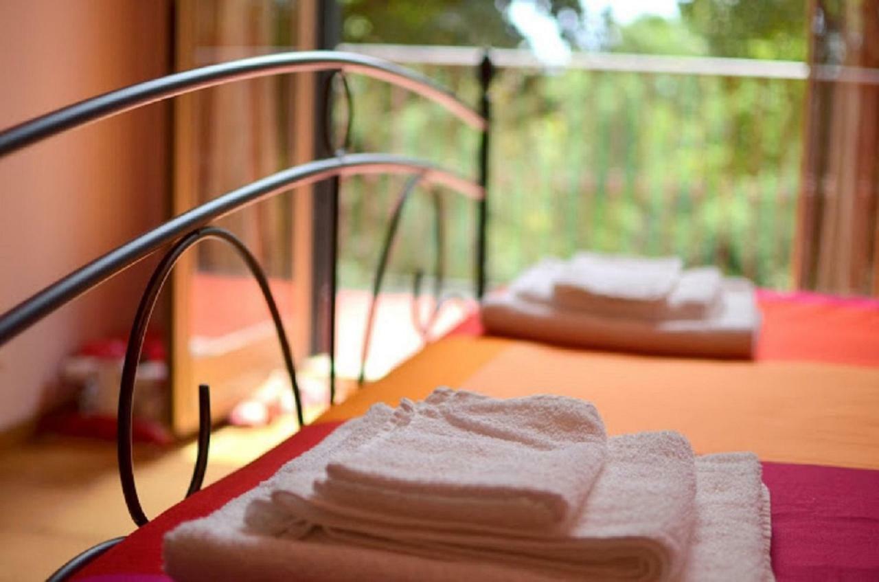 B&B Le Tre Rose Di Maria Pedara Buitenkant foto